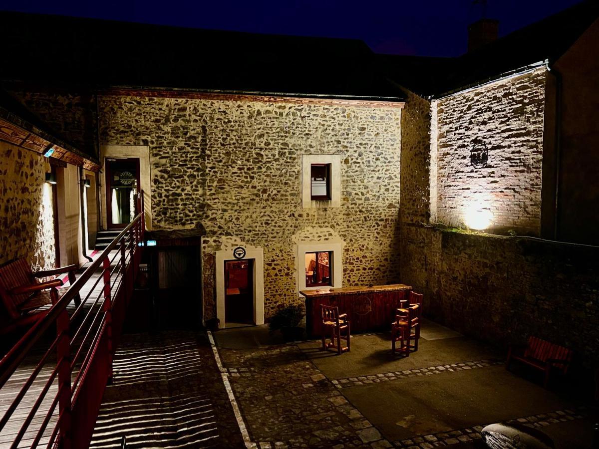 Hotel Le Ranch Brûlon Exterior foto